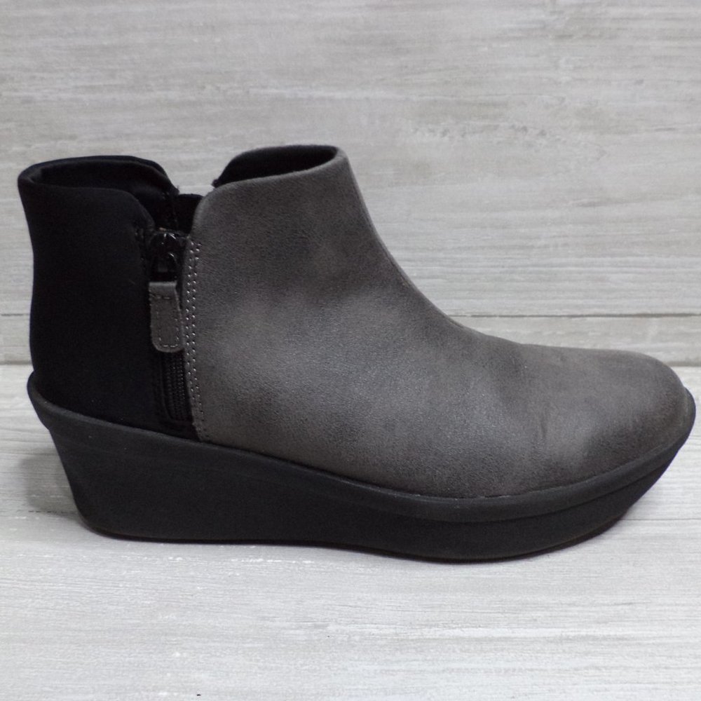 clarks cloudsteppers knit boots